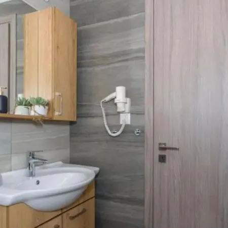 Ginger Chania Center *